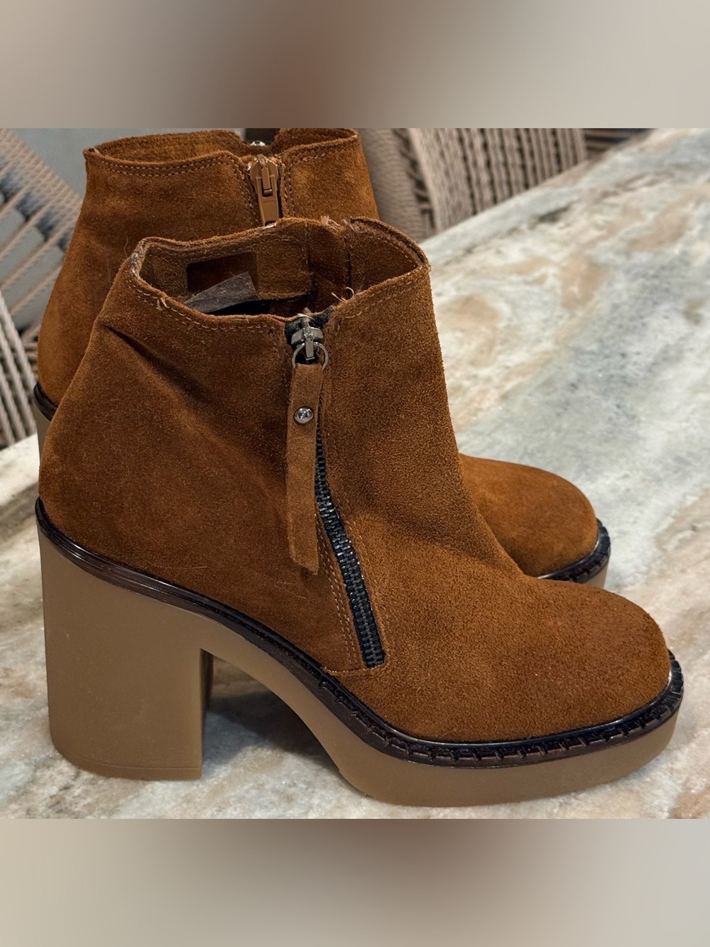 Women’s STEVE MADDEN Moby chunky cognac brown suede booties-Size 9 - Picture 4 of 8